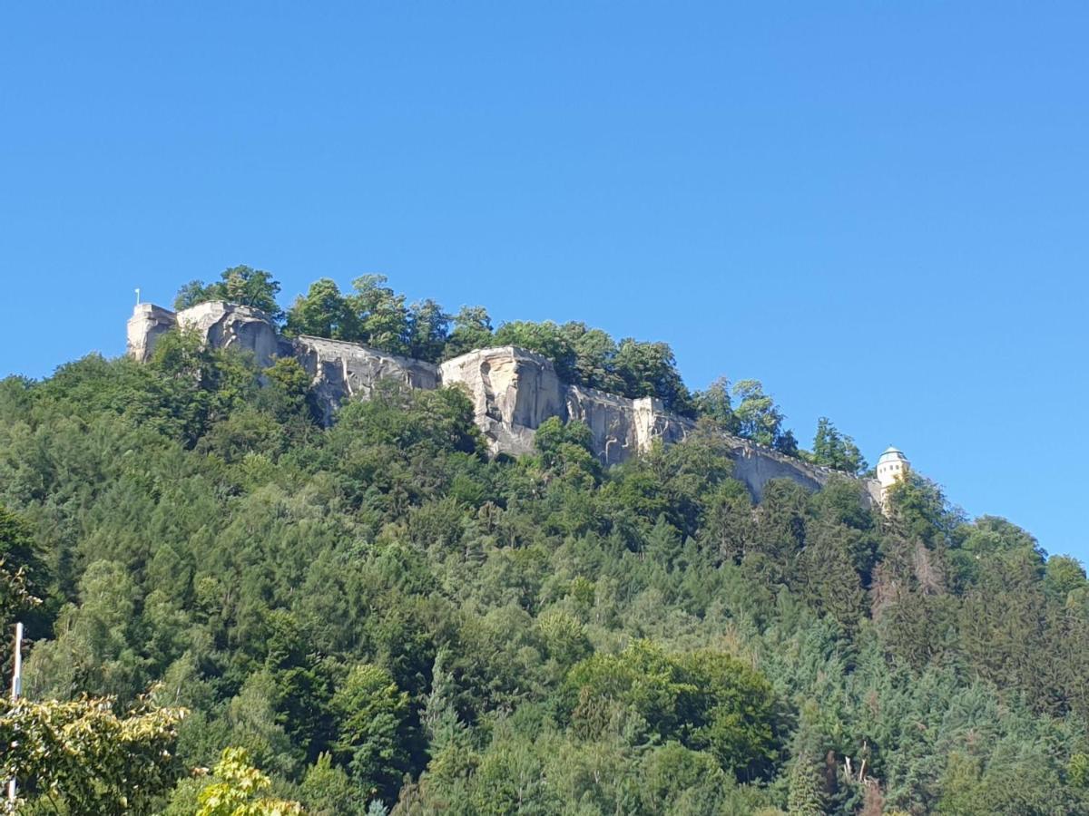 Saechsische-Schweiz-Ferienhaus-Wohnung-2-Mit-Hervorragendem-Panoramablick-Ueber-Das-Elbtal Königstein Esterno foto