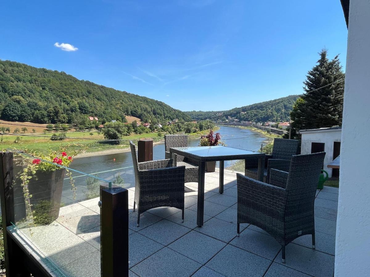 Saechsische-Schweiz-Ferienhaus-Wohnung-2-Mit-Hervorragendem-Panoramablick-Ueber-Das-Elbtal Königstein Esterno foto