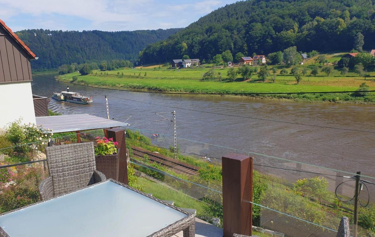 Saechsische-Schweiz-Ferienhaus-Wohnung-2-Mit-Hervorragendem-Panoramablick-Ueber-Das-Elbtal Königstein Esterno foto