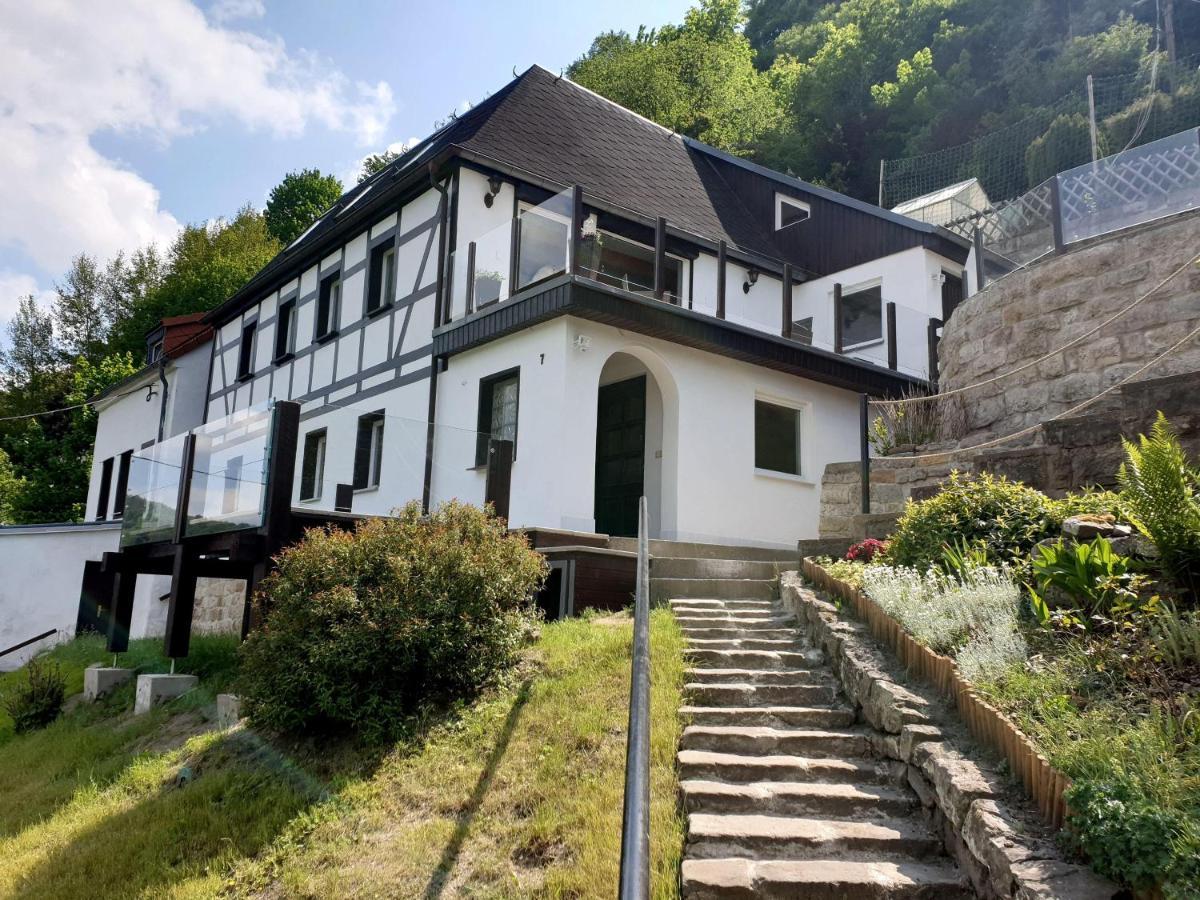 Saechsische-Schweiz-Ferienhaus-Wohnung-2-Mit-Hervorragendem-Panoramablick-Ueber-Das-Elbtal Königstein Esterno foto
